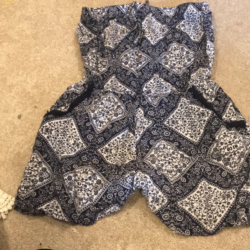 A blue sleeveless whopper